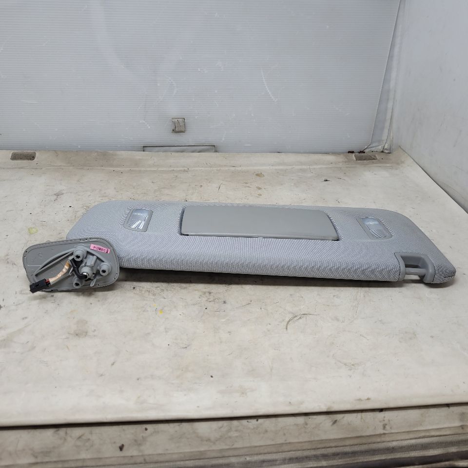 2017 SILVRDO15 RH PASSENGER SUN VISOR GREY LIGHTED 27153 - image 5