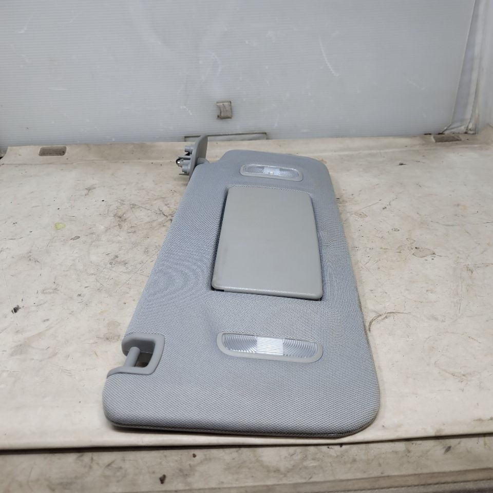 2017 SILVRDO15 RH PASSENGER SUN VISOR GREY LIGHTED 27153 - image 6