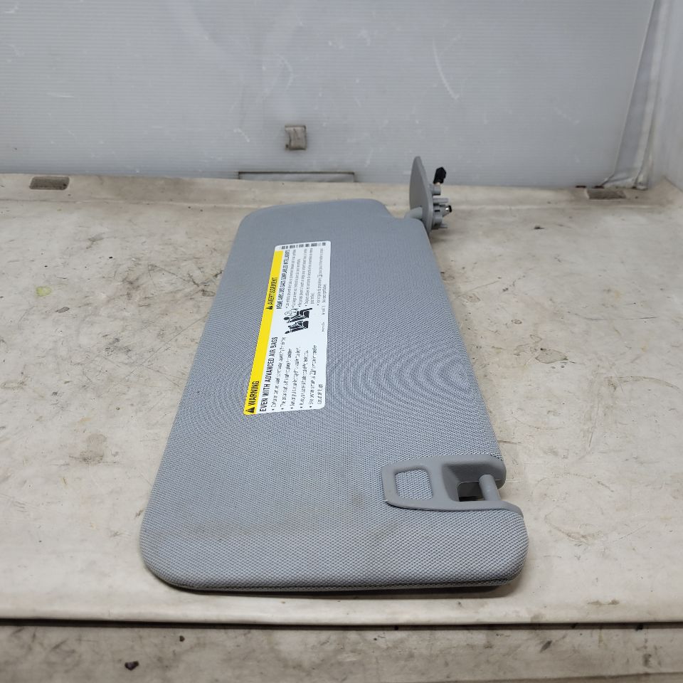 2017 SILVRDO15 RH PASSENGER SUN VISOR GREY LIGHTED 27153 - image 7