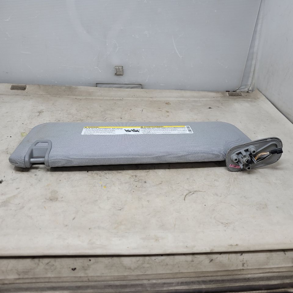 2017 SILVRDO15 RH PASSENGER SUN VISOR GREY LIGHTED 27153 - image 10