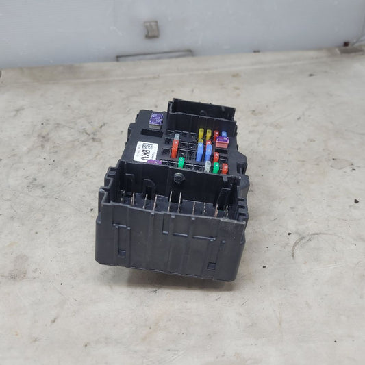 2017 SILVRDO15 RH DASH FUSE BOX JUNCTION 23443944 27162 - image 1