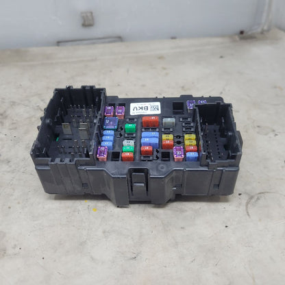 2017 SILVRDO15 RH DASH FUSE BOX JUNCTION 23443944 27162 - image 2