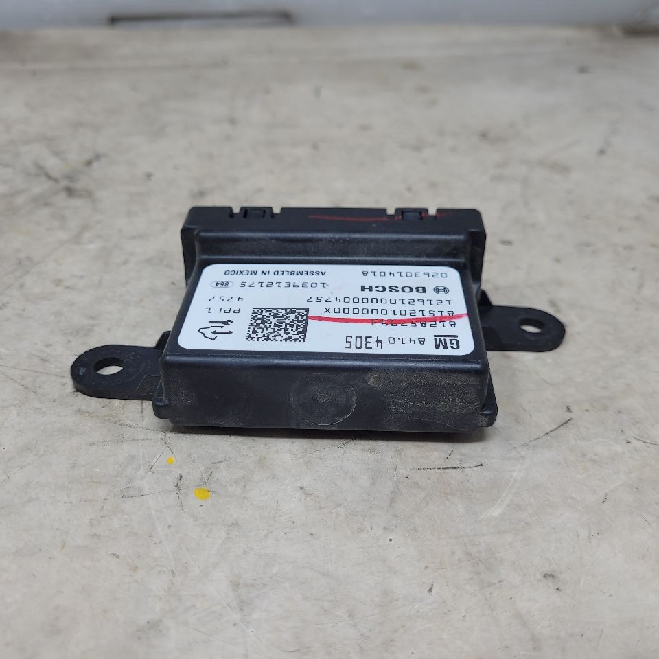 2017 SILVRDO15 DRIVER PARK ASSIST MODULE 84104305 27169 - image 3