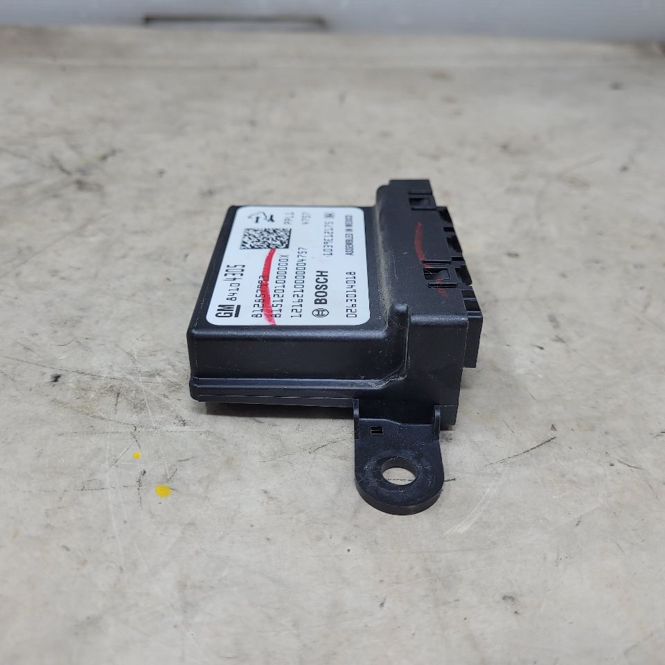 2017 SILVRDO15 DRIVER PARK ASSIST MODULE 84104305 27169 - image 4