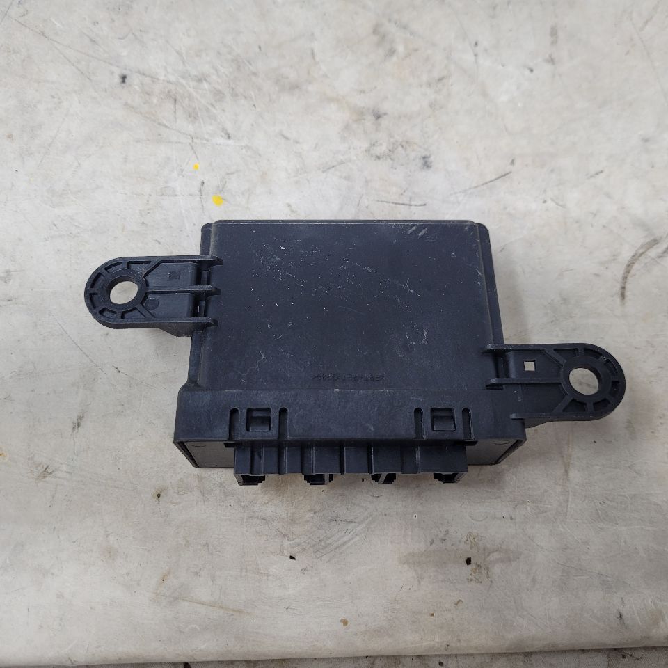 2017 SILVRDO15 DRIVER PARK ASSIST MODULE 84104305 27169 - image 6