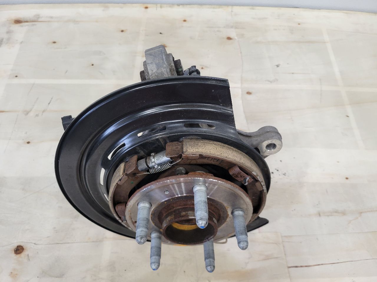 2022 CAMARO RH PASSENGER REAR SPINDLE HUB SS 1LE 27197 - image 3