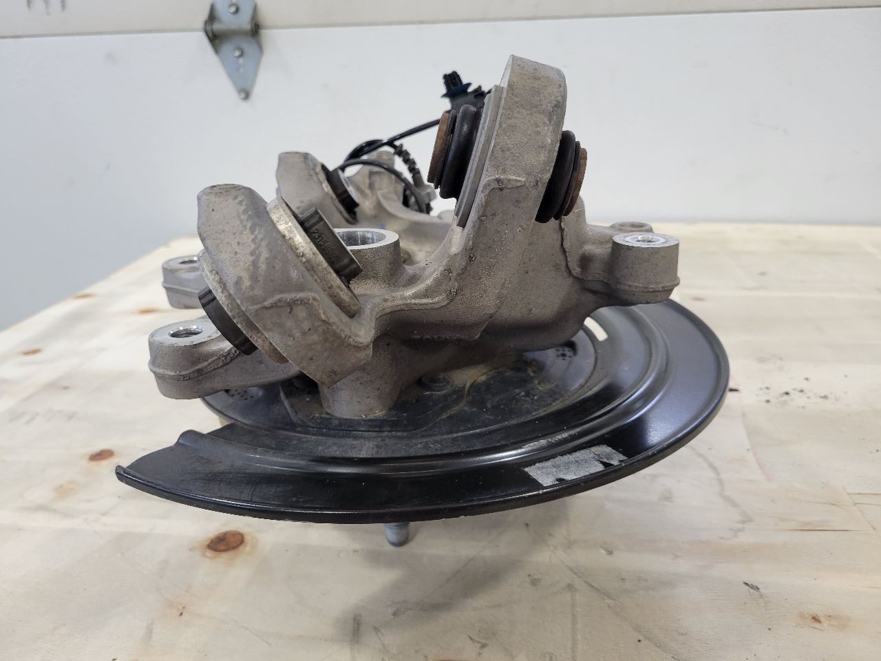 2022 CAMARO RH PASSENGER REAR SPINDLE HUB SS 1LE 27197 - image 8