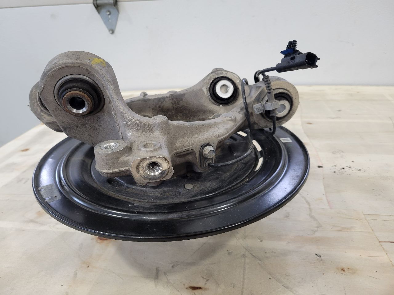 2022 CAMARO RH PASSENGER REAR SPINDLE HUB SS 1LE 27197 - image 9