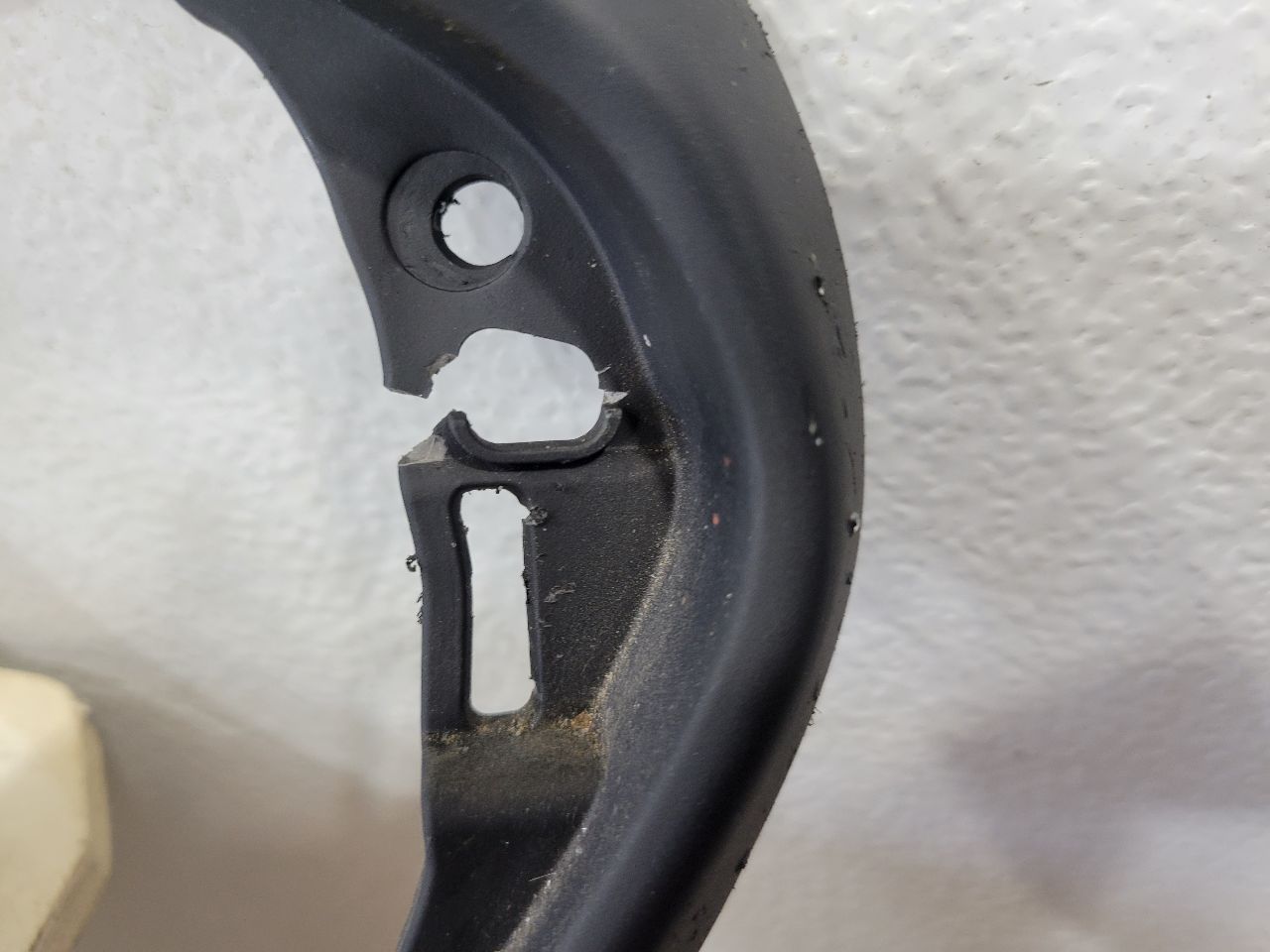 2022 CAMARO DASH BEZEL RADIO SURROUND TRIM 27202 - image 6