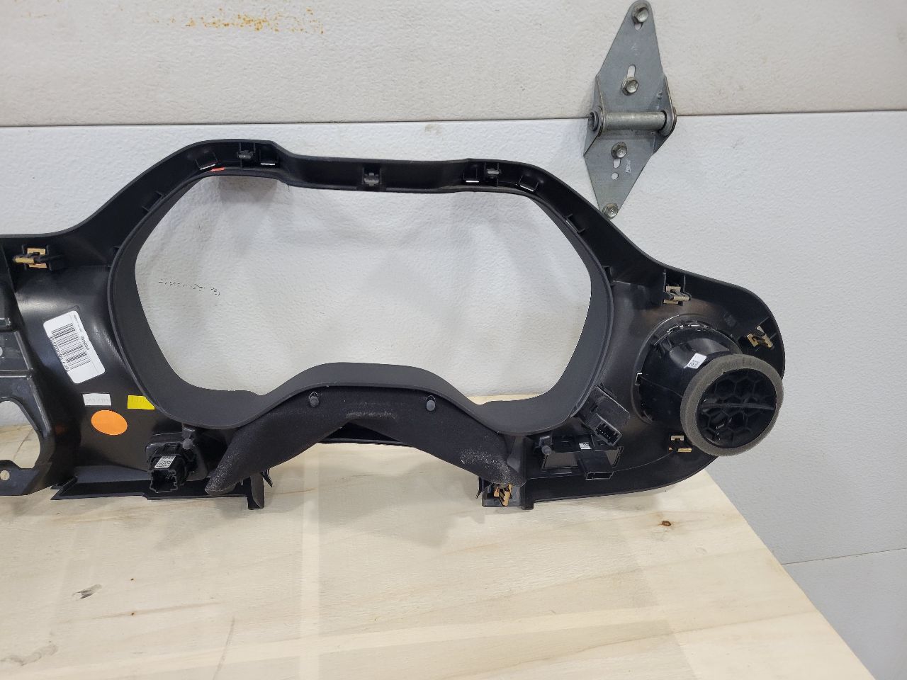 2022 CAMARO DASH BEZEL RADIO SURROUND TRIM 27202 - image 13