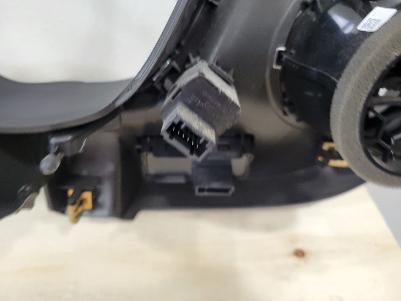 2022 CAMARO DASH BEZEL RADIO SURROUND TRIM 27202 - image 16
