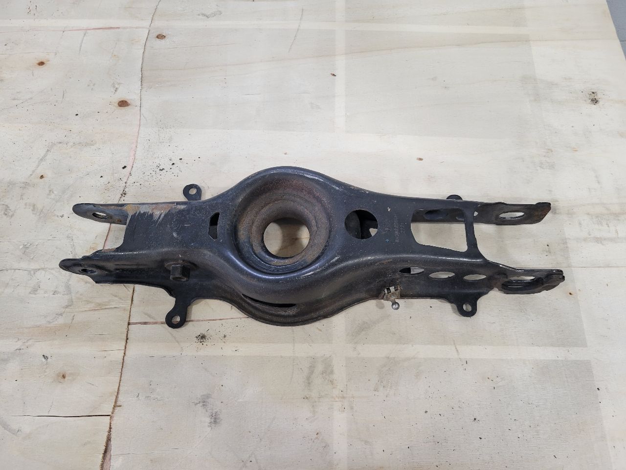 2022 CAMARO LH DRIVER LOWER CONTROL ARM 84382226 27205 - image 2