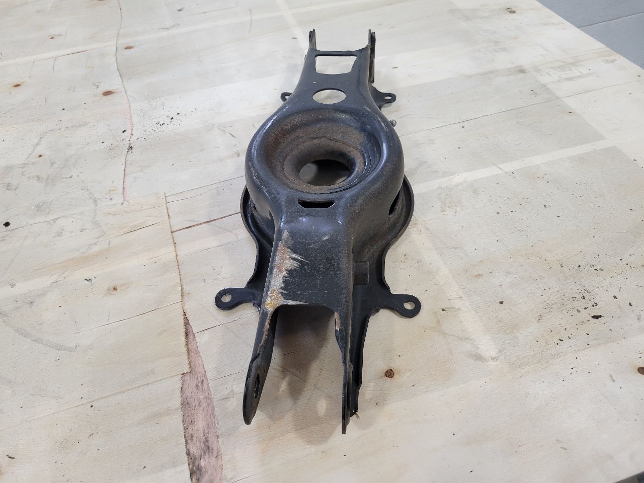2022 CAMARO LH DRIVER LOWER CONTROL ARM 84382226 27205 - image 3