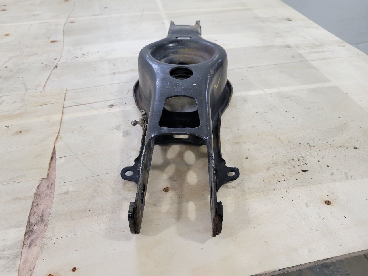 2022 CAMARO LH DRIVER LOWER CONTROL ARM 84382226 27205 - image 5