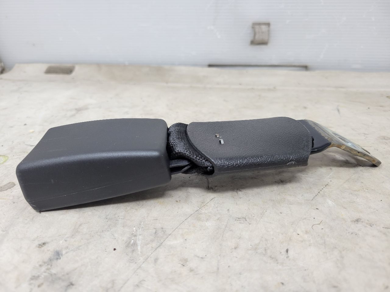 2022 CAMARO REAR SEAT BELT BUCKLE 84496659 27224 - image 4