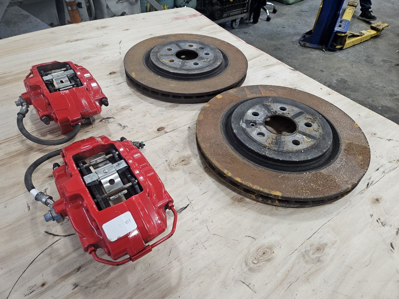 2022 CAMARO REAR 1LE SS BREMBO RED CALIPERS PAIR 27236 - image 2