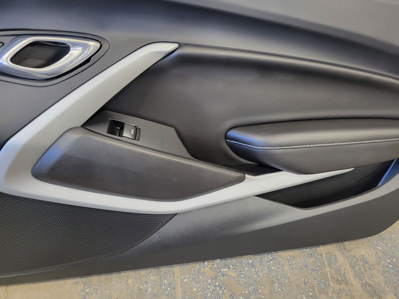 2018 CAMARO RH PASSENGER FRONT DOOR PANEL COUPE 27287 - image 7