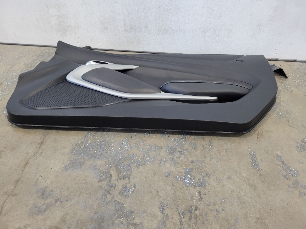 2018 CAMARO RH PASSENGER FRONT DOOR PANEL COUPE 27287 - image 8