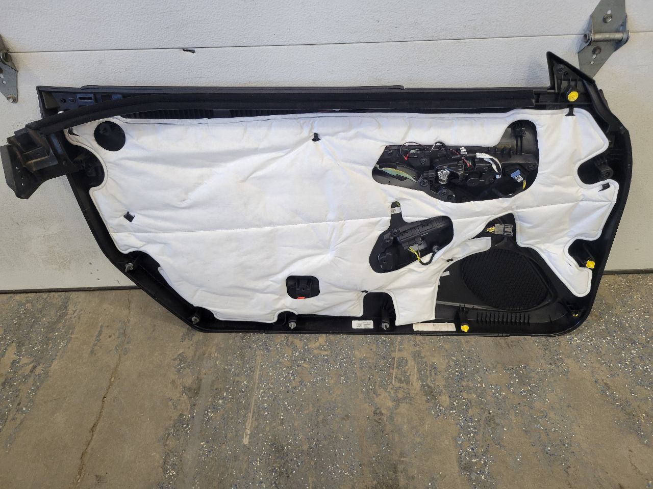2018 CAMARO RH PASSENGER FRONT DOOR PANEL COUPE 27287 - image 9