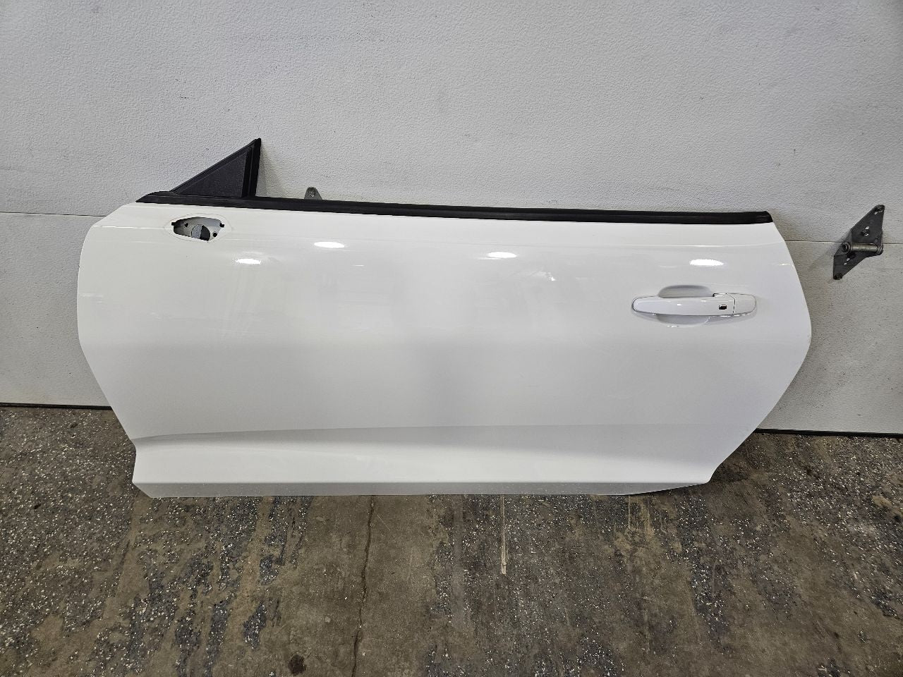 2018 CAMARO LH DOOR 000 SUMMIT OLYMPIC WHITE GAZ 27297 - image 2