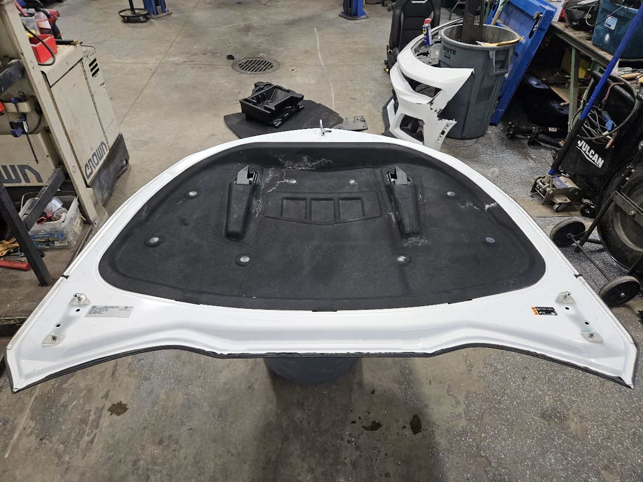2018 CAMARO SS 1LE HOOD WHITE W/OEM VINYL WRAP 27302 - image 19