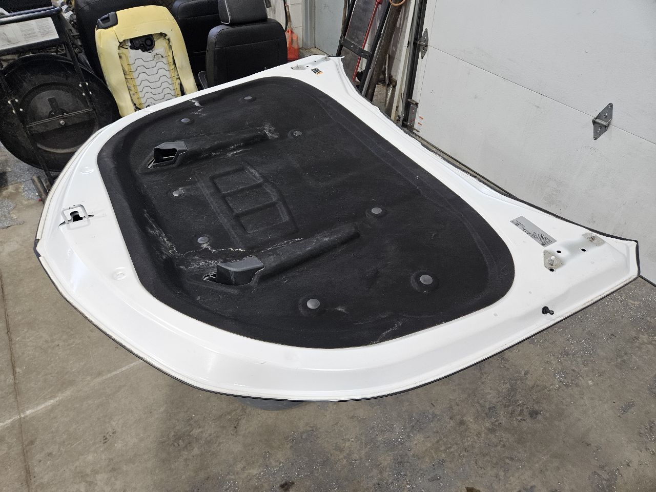 2018 CAMARO SS 1LE HOOD WHITE W/OEM VINYL WRAP 27302 - image 2
