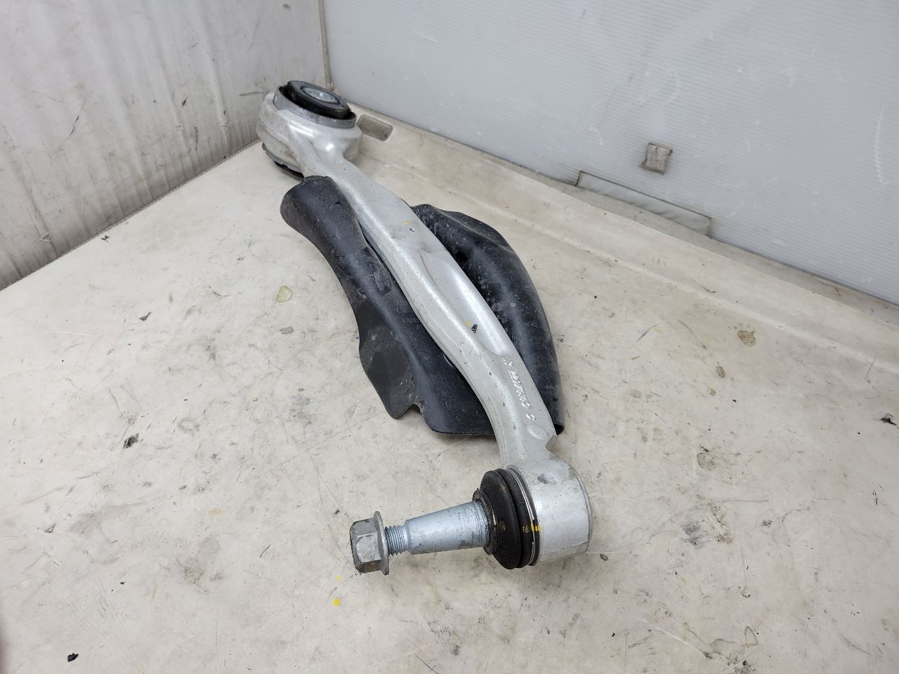 2018 CAMARO RH FRONT LOWER CONTROL ARM 19K 27305 - image 4