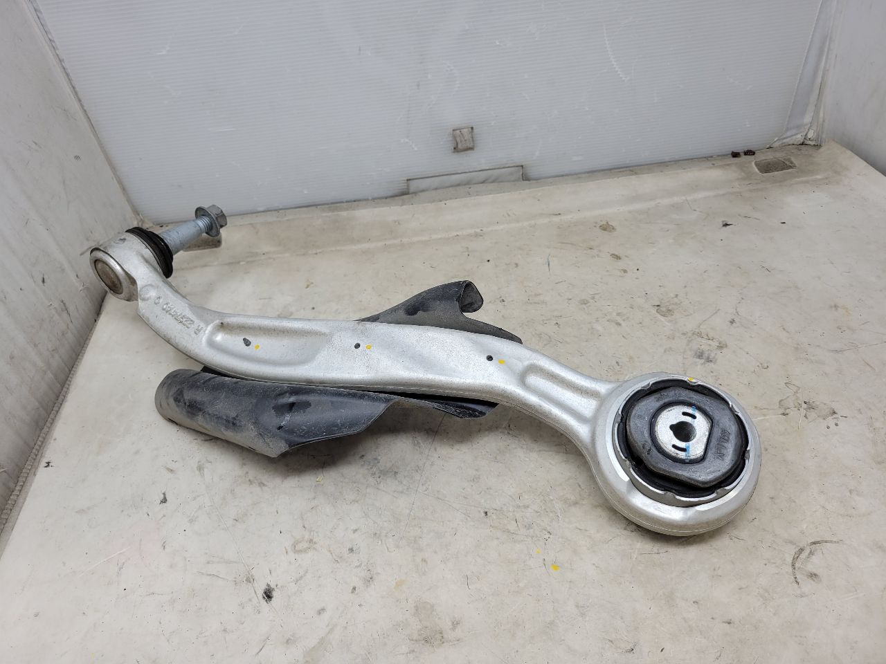 2018 CAMARO RH FRONT LOWER CONTROL ARM 19K 27305 - image 8