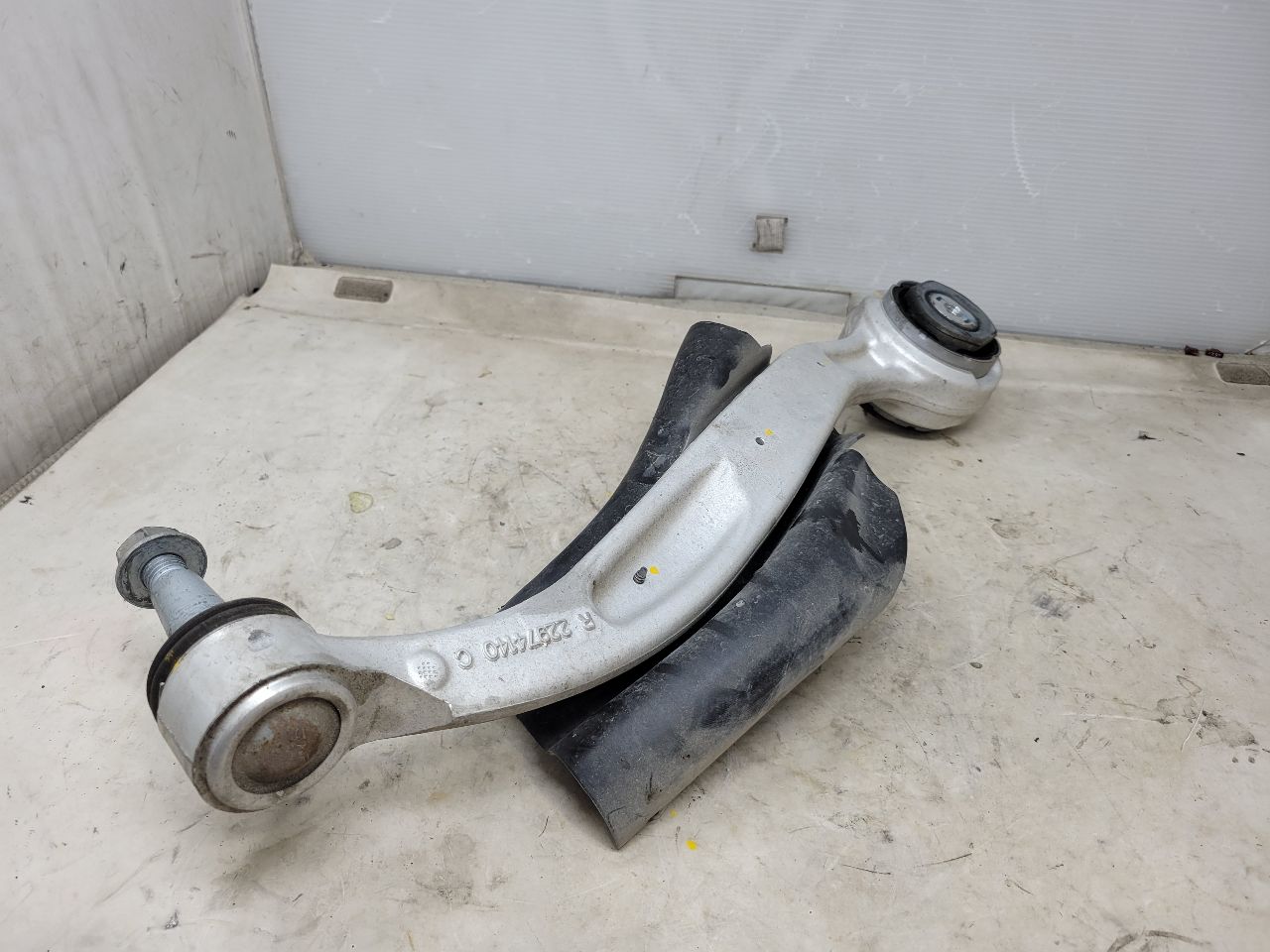 2018 CAMARO RH FRONT LOWER CONTROL ARM 19K 27305 - image 9