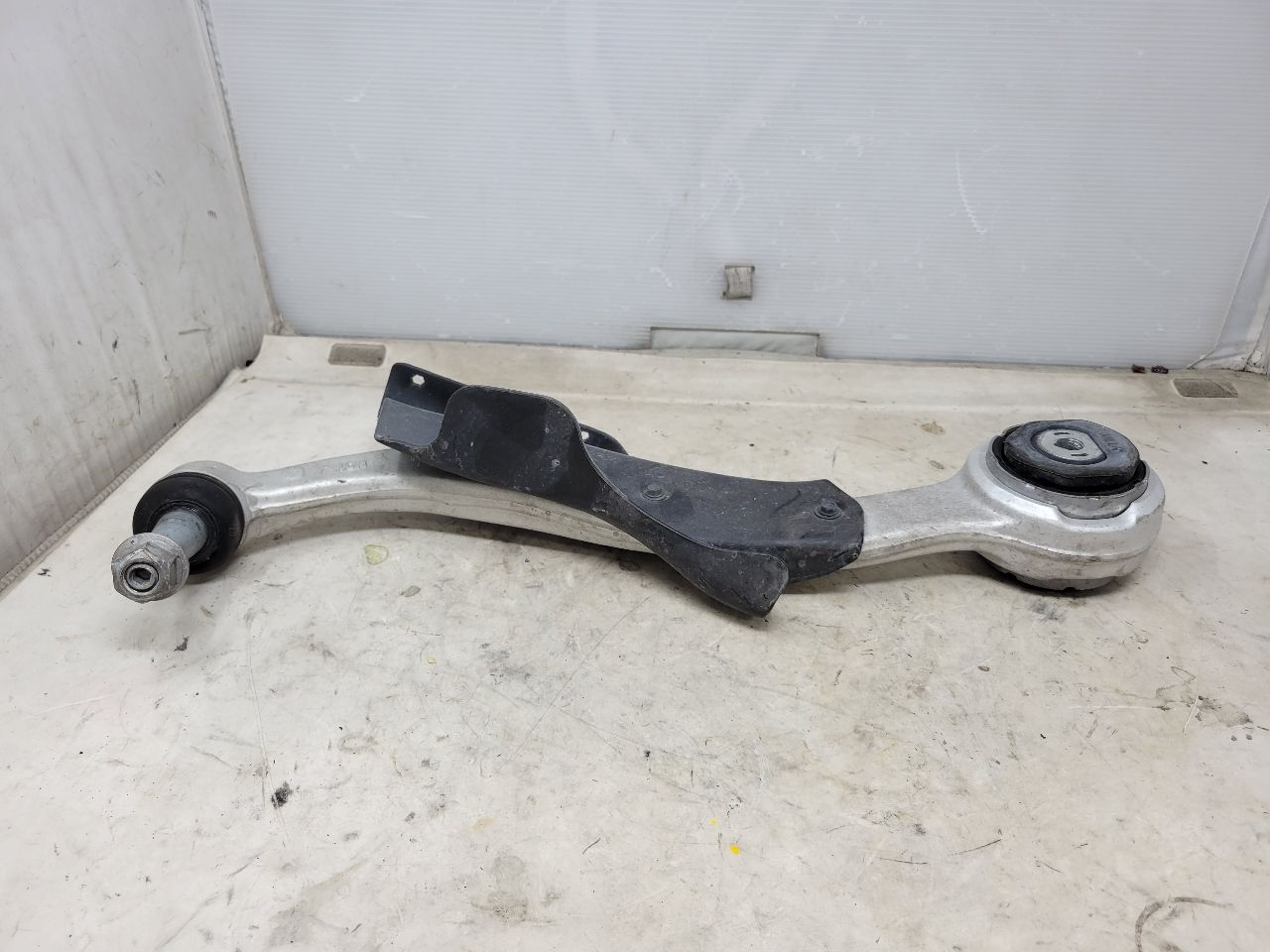 2018 CAMARO RH FRONT LOWER CONTROL ARM 19K 27305 - image 11
