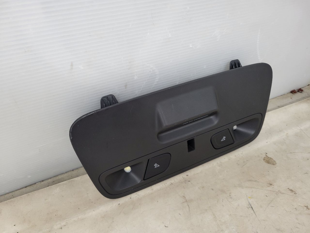 2018 CAMARO OVERHEAD CONSOLE DOME LIGHT 27337 - image 3