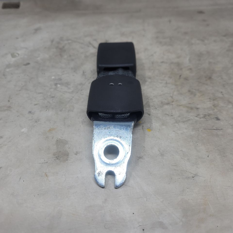 2018 CAMARO REAR SEAT BELT BUCKLE 84002412 27354 - image 3