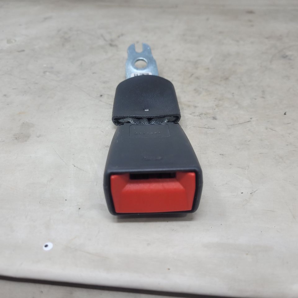 2018 CAMARO REAR SEAT BELT BUCKLE 84002412 27354 - image 6