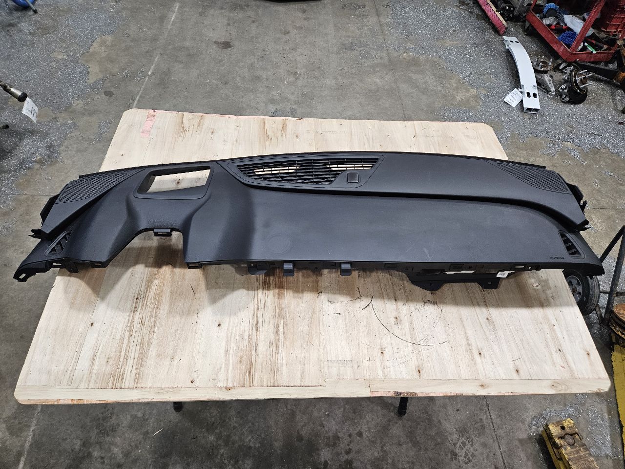 2018 CAMARO UPPER DASH PANEL W/HUD CUTOUT & BAG 27366 - image 2