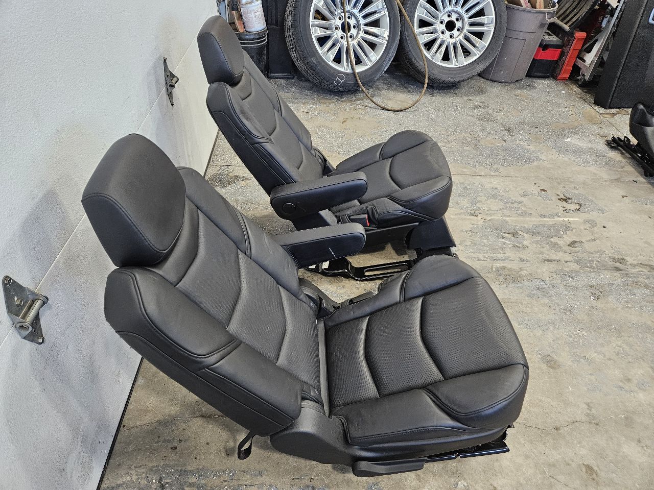 2015 ESCALADE 2ND ROW REAR SEATS PLATINUM BLACK 27390 - image 6