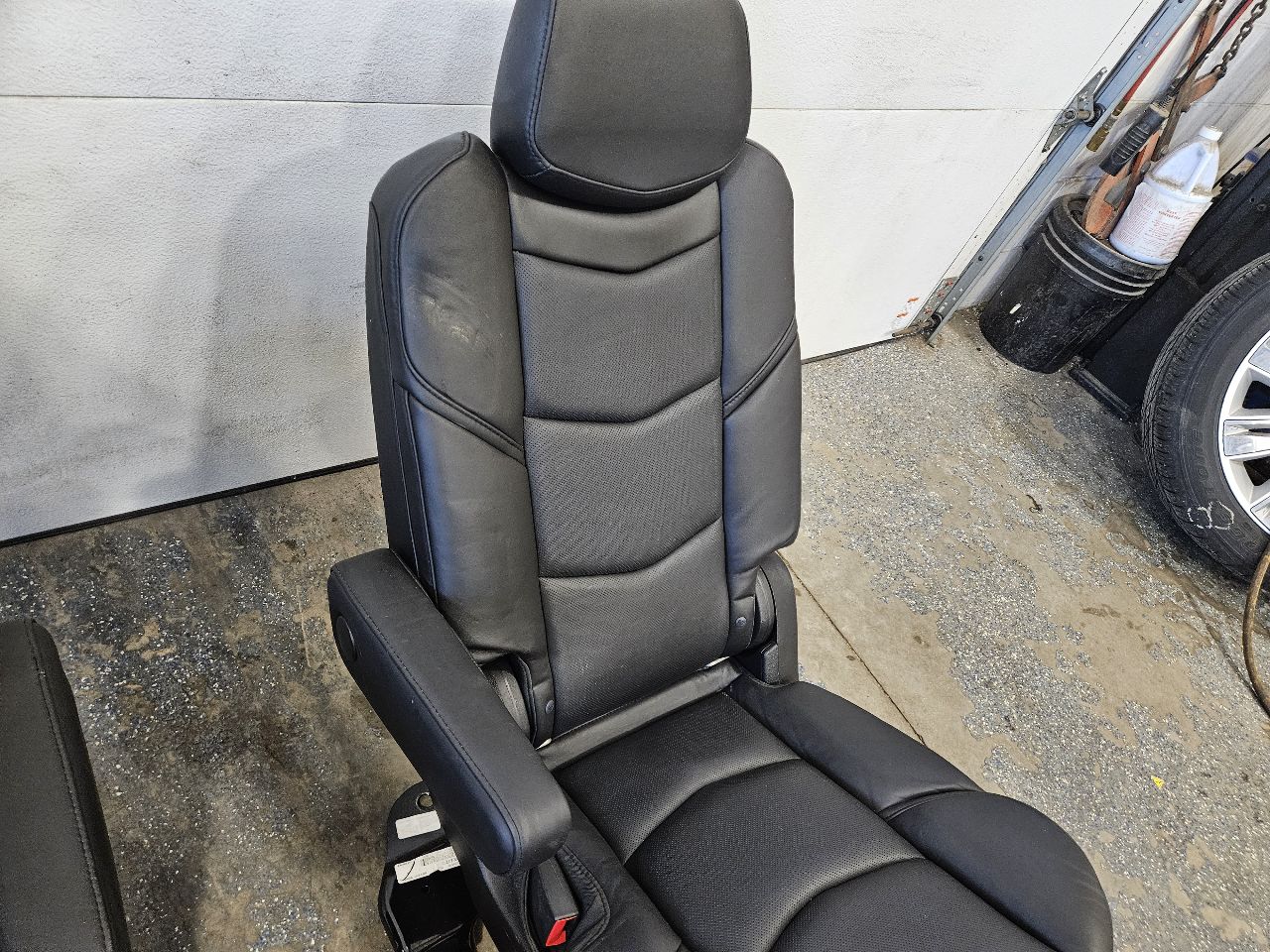 2015 ESCALADE 2ND ROW REAR SEATS PLATINUM BLACK 27390 - image 10