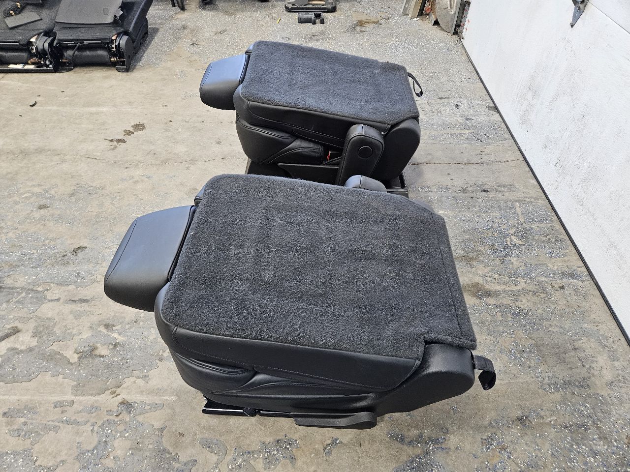 2015 ESCALADE 2ND ROW REAR SEATS PLATINUM BLACK 27390 - image 20