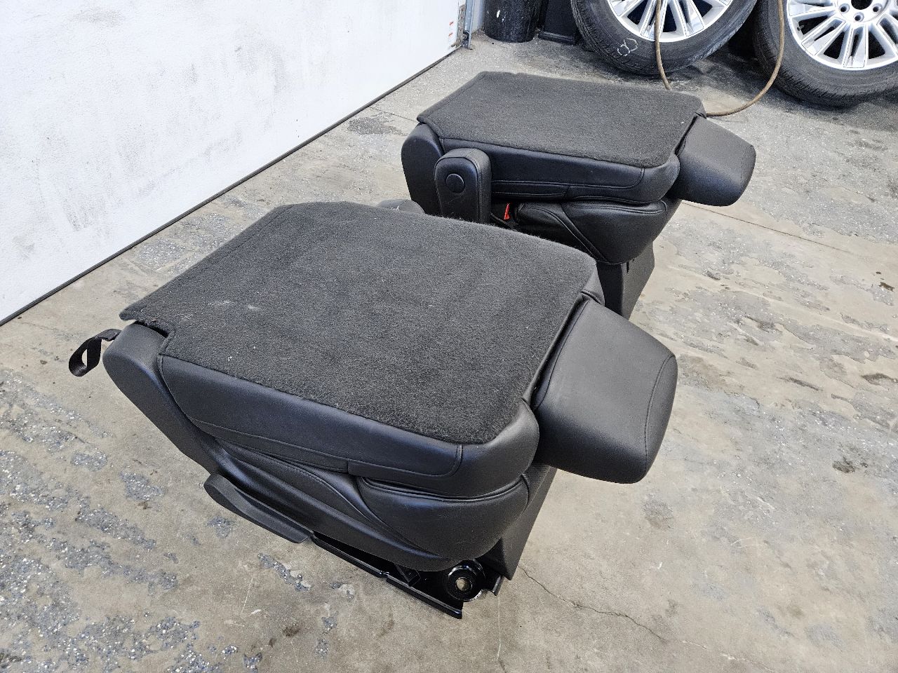 2015 ESCALADE 2ND ROW REAR SEATS PLATINUM BLACK 27390 - image 3
