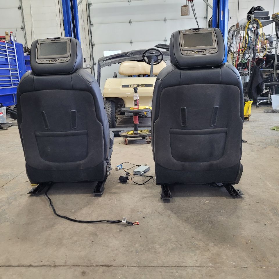 2015 ESCALADE FRONT SEATS PAIR PLATINUM DVD 27392 - image 14