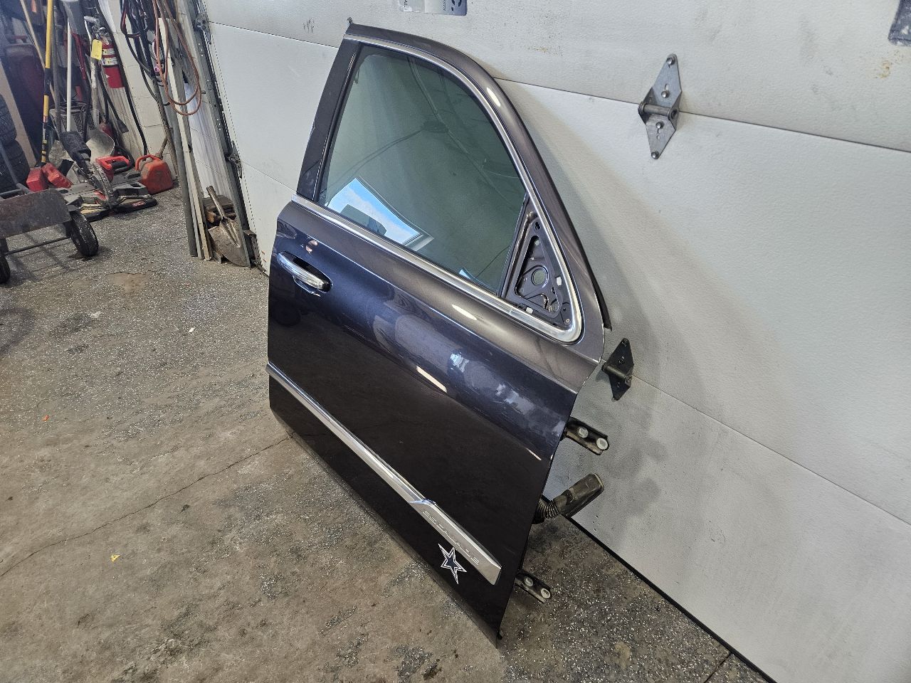2015 ESCALADE RH FRONT DOOR IRIDIUM GXG 121V 27404 - image 3