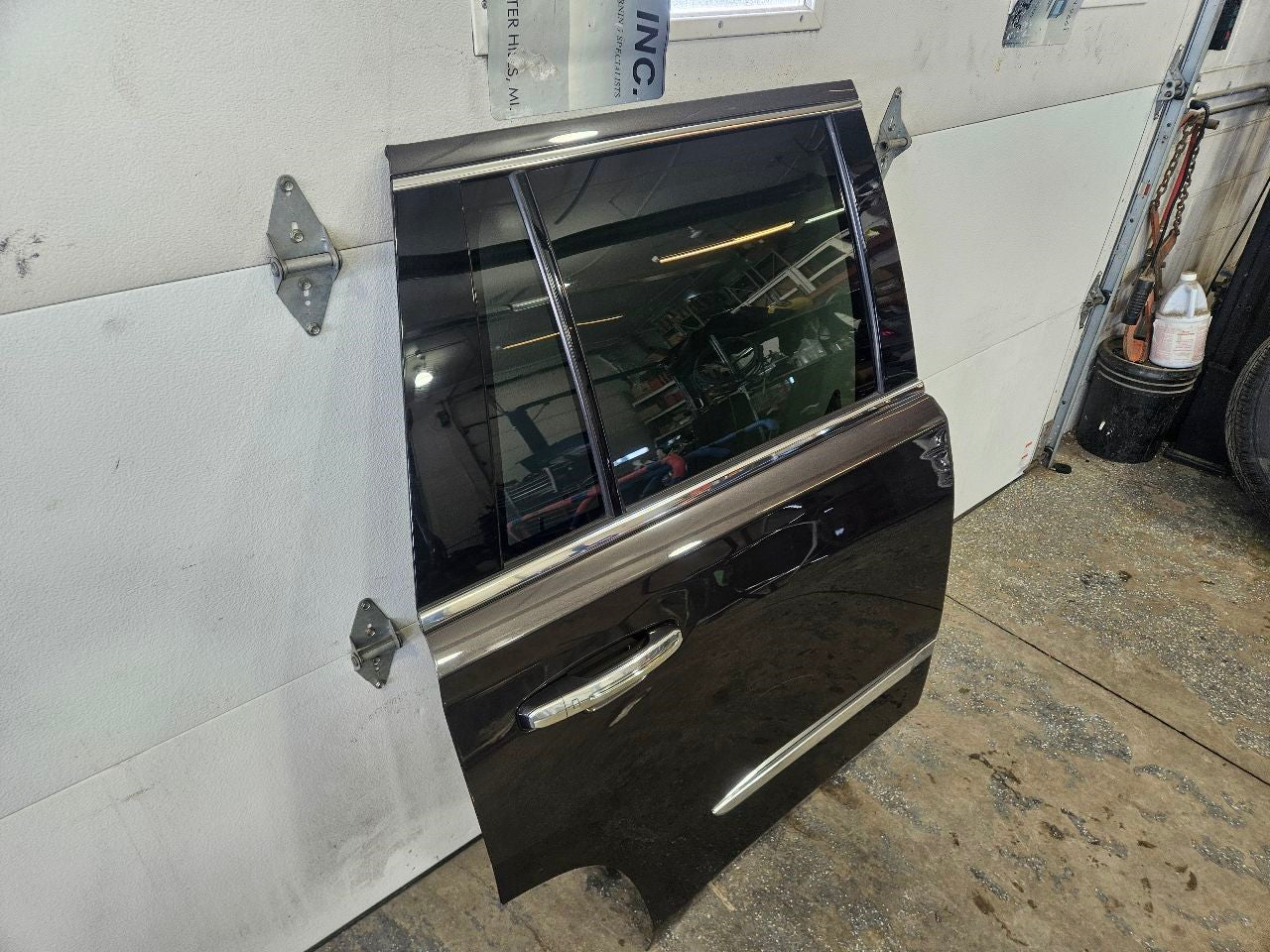 2015 ESCALADE RH DOOR IRIDIUM METALLIC 121V GXG 27410 - image 6