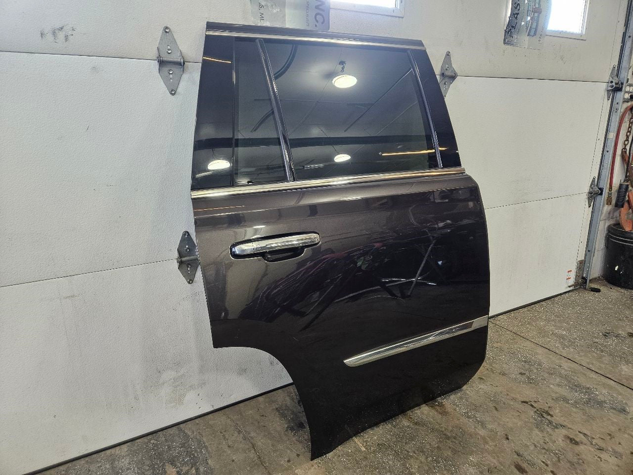 2015 ESCALADE RH DOOR IRIDIUM METALLIC 121V GXG 27410 - image 7