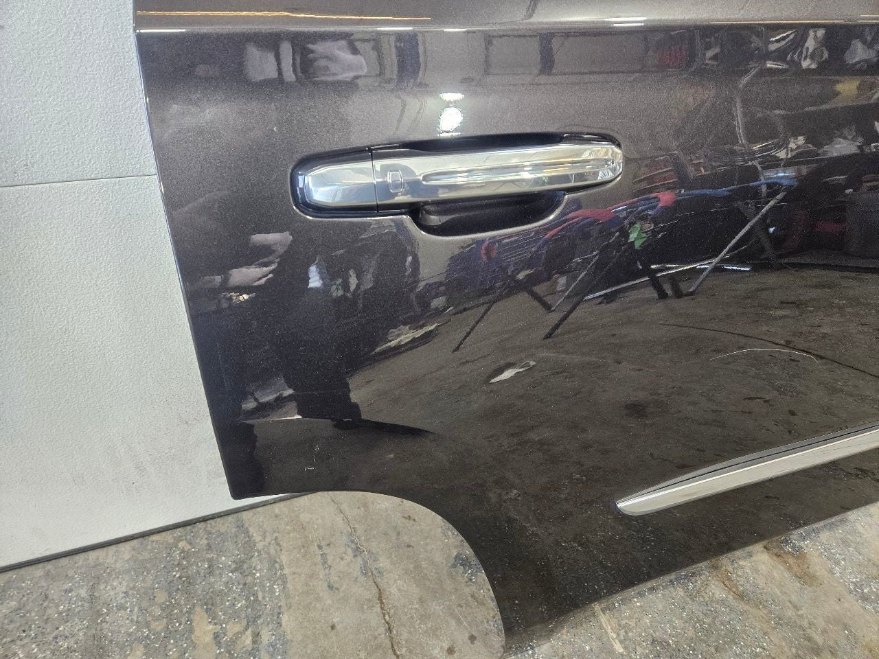 2015 ESCALADE RH DOOR IRIDIUM METALLIC 121V GXG 27410 - image 8