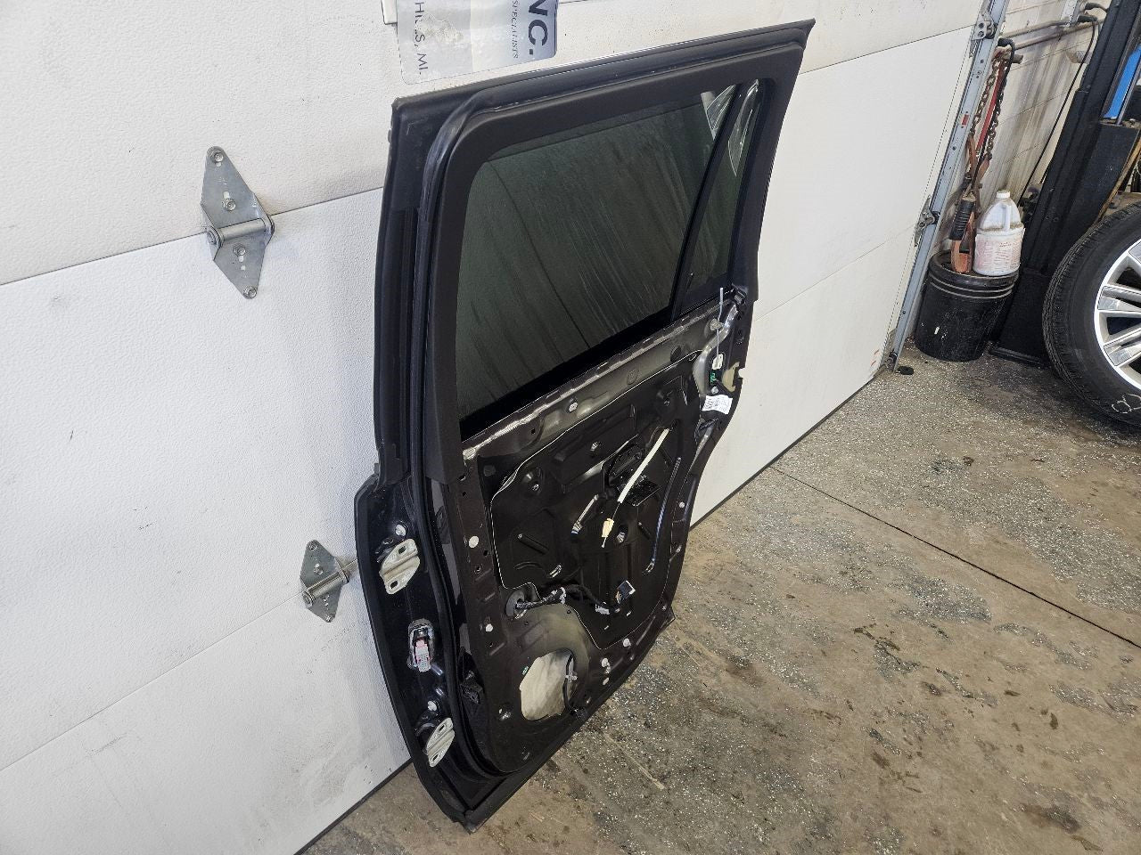 2015 ESCALADE RH DOOR IRIDIUM METALLIC 121V GXG 27410 - image 12