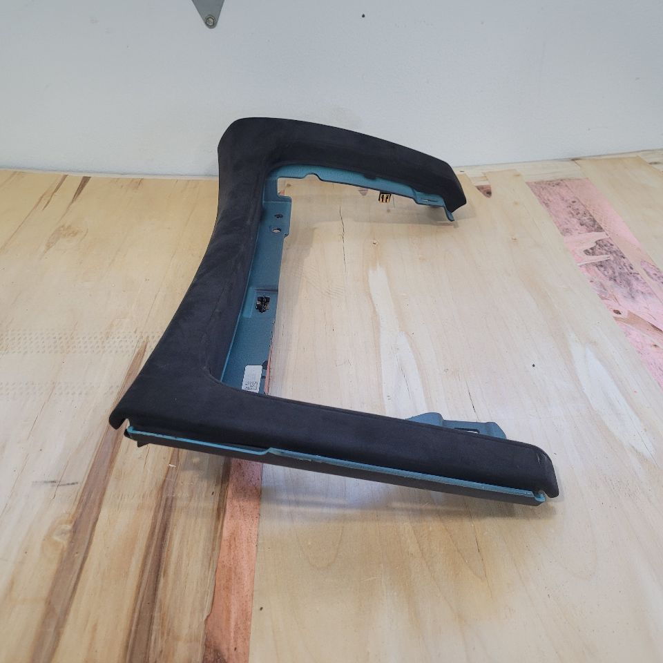 2015 ESCALADE GLOVE BOX SURROUND TRIM SUEDE BLACK 27439 - image 2
