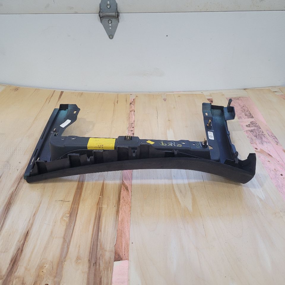 2015 ESCALADE GLOVE BOX SURROUND TRIM SUEDE BLACK 27439 - image 7