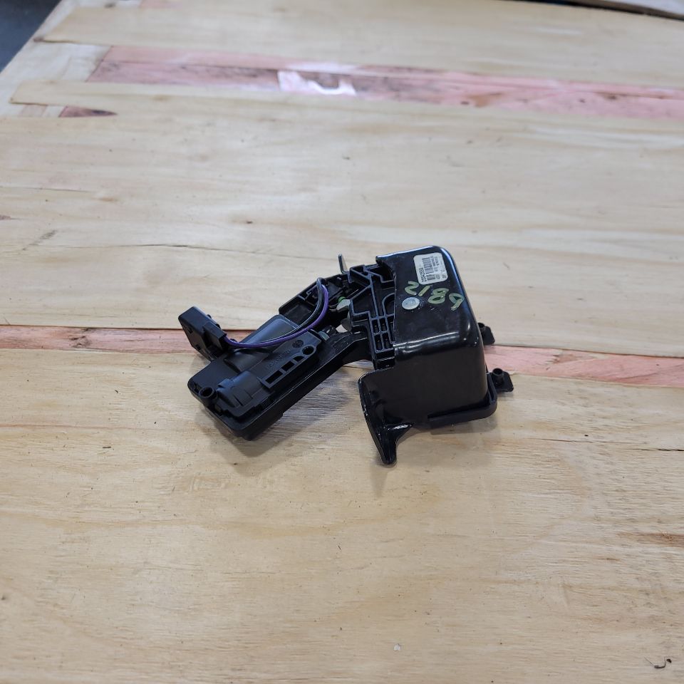 2015 ESCALADE LIFTGATE GLASS LATCH ACTUATOR 233425 27449 - image 4