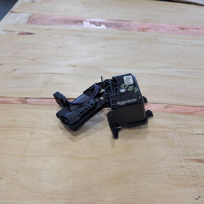 2015 ESCALADE LIFTGATE GLASS LATCH ACTUATOR 233425 27449 - image 4