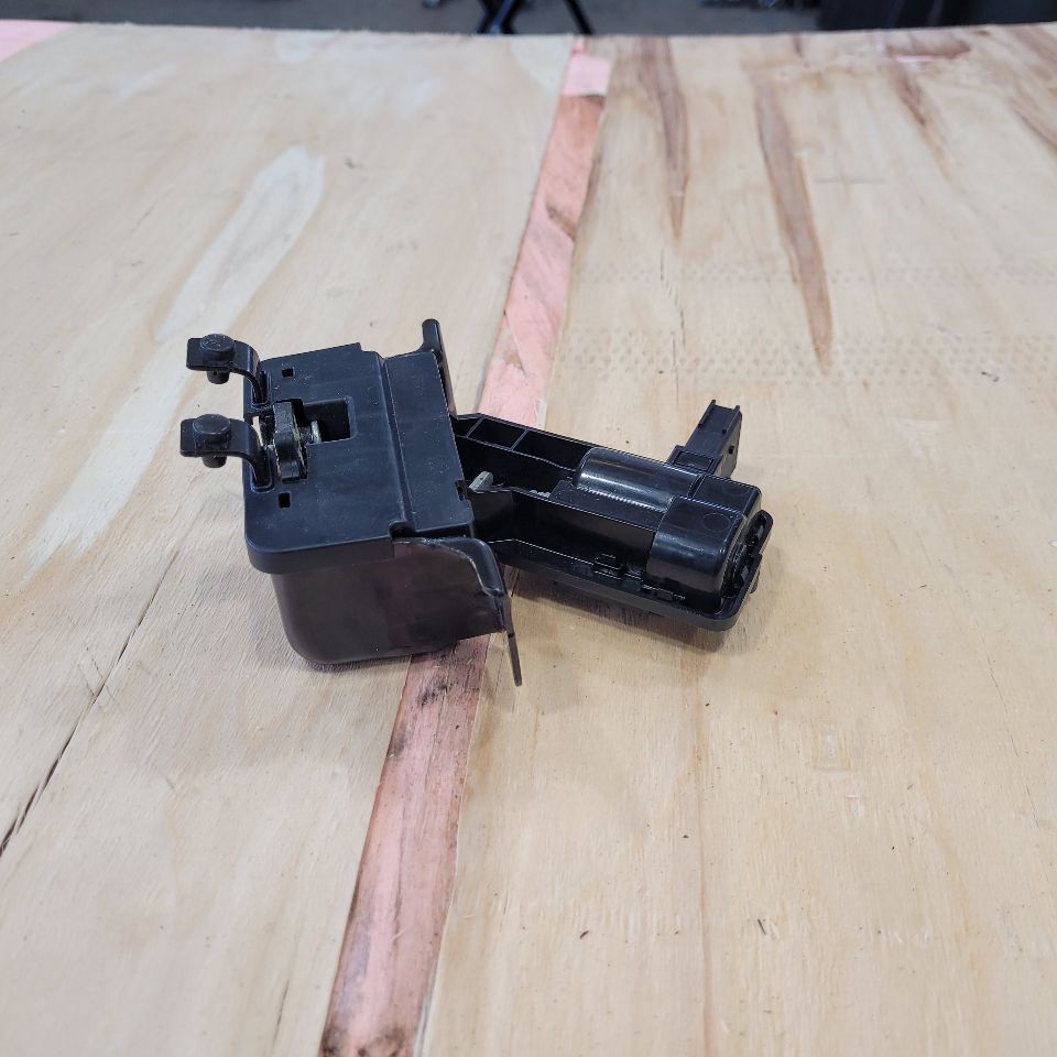2015 ESCALADE LIFTGATE GLASS LATCH ACTUATOR 233425 27449 - image 10