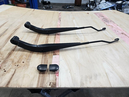 2015 ESCALADE FRONT WINDSHIELD WIPER ARMS PAIR 27457 - image 1